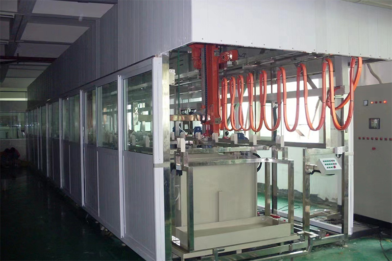 全自動龍門式電鍍設備生產線的特點有哪些